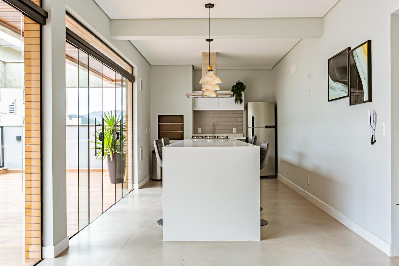 Studio Moderno Com Vaga, Proximo A Lagoa Da Conceicao - Trindade Apartment Florianopolis Bagian luar foto